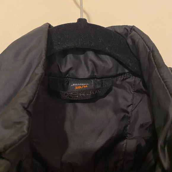 KJUS AURELIA Black Golf Vest - Picture 3 of 3